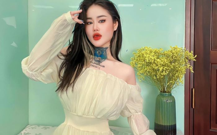 Hoàn cảnh đáng thương của Ngân Baby: Mẹ mất, một mình lên Hà Nội, bị lợi dụng quay video câu view