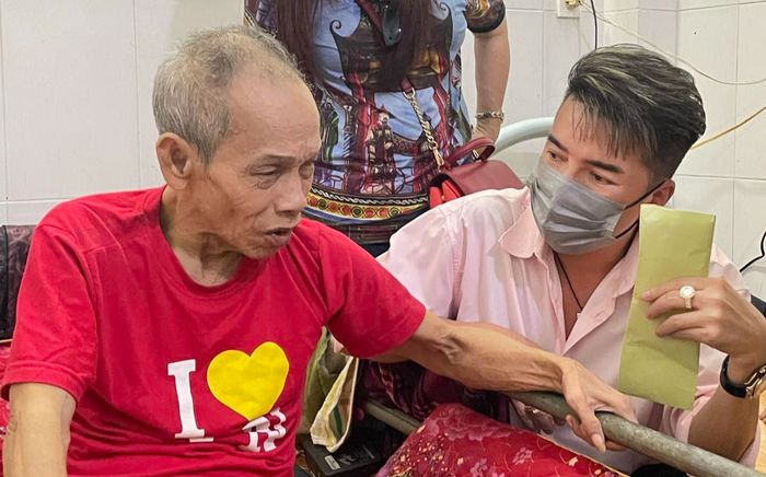 Đàm Vĩnh Hưng cùng dàn sao Việt quyên góp 50 triệu giúp đỡ nghệ sĩ hài Vũ Quang