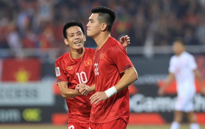 Mùa giải kỳ lạ của Văn Quyết và Tiến Linh