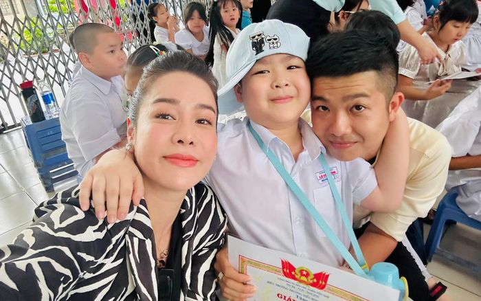 Nhật Kim Anh khoe ảnh hạnh phúc bên chồng cũ và con trai, netizen tích cực 'đẩy thuyền' chuyện tái hợp