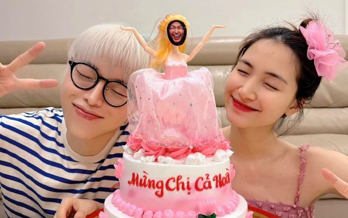 Đức Phúc chúc mừng sinh nhật Hoà Minzy nhưng 'nó lạ lắm'!