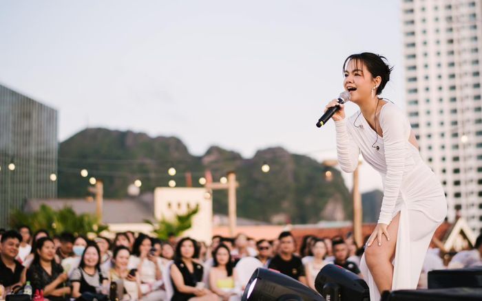 Phạm Quỳnh Anh hát lại 'siêu hit' một thời, phản ứng của khán giả có mặt khiến ai cũng bất ngờ