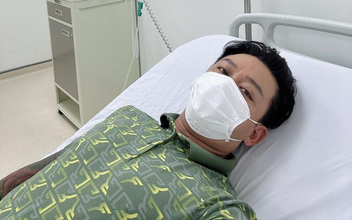 Tuấn Hưng thông báo gặp sự cố sức khỏe phải nhập viện điều trị, lý do thay đổi một thói quen ăn uống