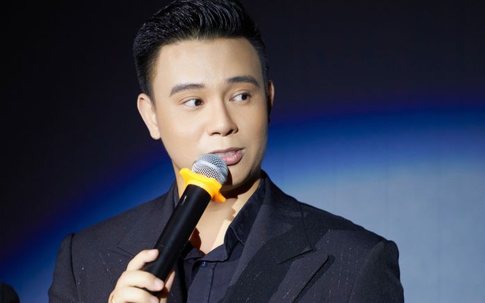 Đông Hùng - Top 4 Vietnam Idol 2014 trải lòng sau biến cố 'gánh nợ' cho mẹ, từng bán hoa quả để kiếm sống