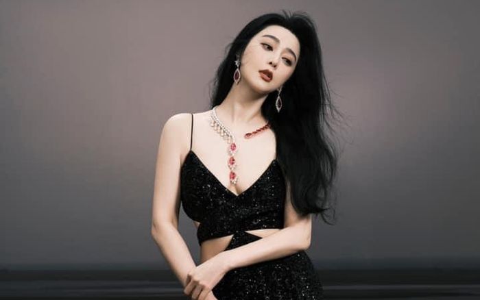 Phạm Băng Băng khoe vẻ đẹp kiêu sa, toả ra khí chất ngời ngời dù mất 5 năm vắng bóng