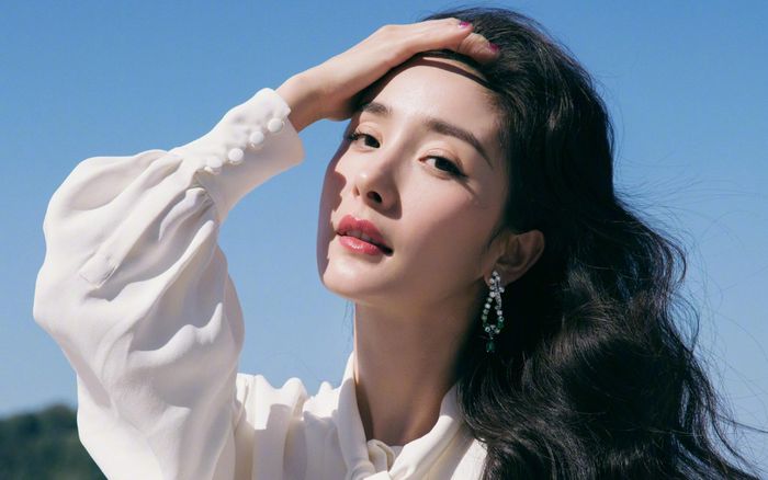 Rò rỉ ảnh con gái của Dương Mịch: Giống hệt mẹ hồi nhỏ, mỹ nhân trong tương lai