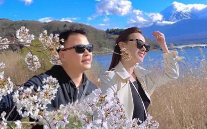 Phương Oanh diện bikini cắt xẻ táo bạo, Shark Bình cảnh báo điều này