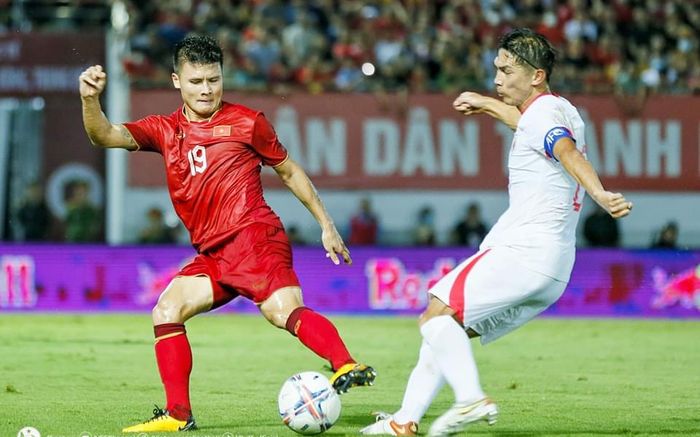 Quang Hải được khen đá đủ 90 phút dù 5 tháng không thi đấu: 'Chiến binh đích thực'
