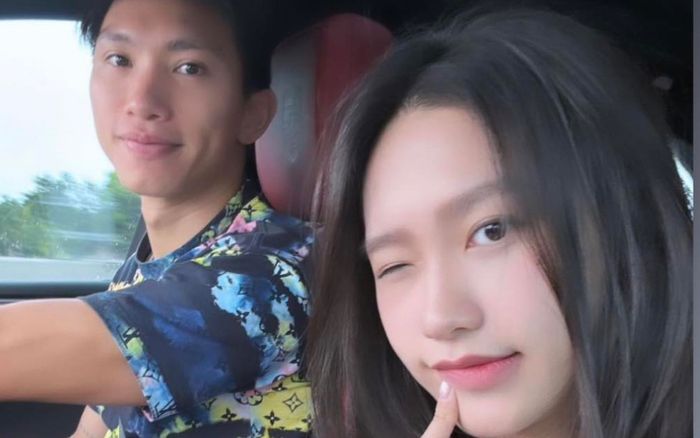 Đoàn Văn Hậu lái xế hộp đưa bạn gái đi chơi, dân tình nhận xét tướng phu thê ngày càng rõ