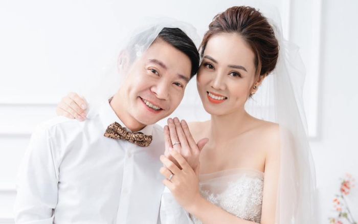 Bà xã NSND Công Lý thông báo 'tín hiệu vui' từ chồng