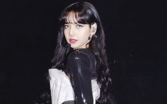 Lisa sẽ không được múa cột khi biểu diễn tại Việt Nam?