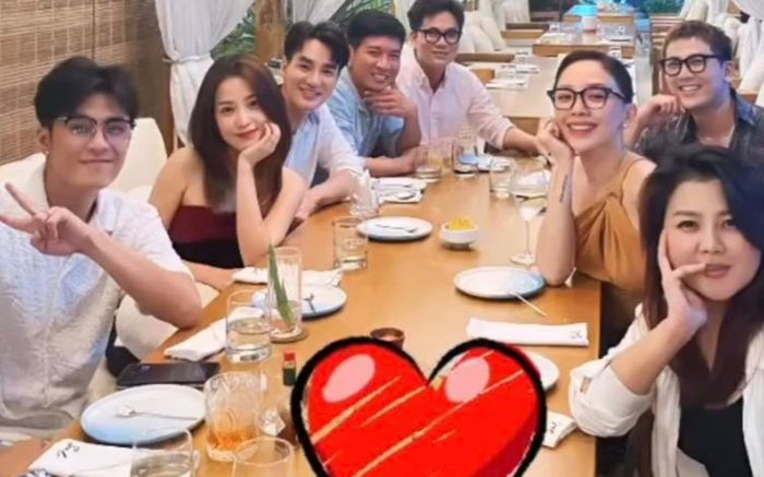 Puka và Gin Tuấn Kiệt ngồi sát bên nhau trong tiệc gặp gỡ bạn thân: Trông rất 'xứng đôi vừa lứa'!