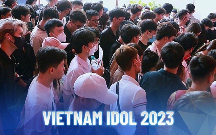 Hàng nghìn thí sinh 'rồng rắn' xếp hàng dài chờ casting Vietnam Idol 2023: Sức nóng lên 100 độ rồi!