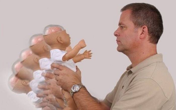 Từ vụ bảo mẫu 'rung, lắc' bé trai sơ sinh gây chú ý dư luận, hội chứng này nguy hiểm thế nào với trẻ em?