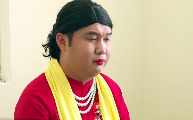 Bắt gã thầy cúng làm điều 'xằng bậy' trong Miếu Bà Chúa xứ