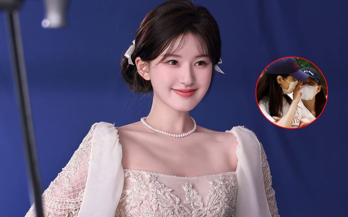 Mẹ Triệu Lộ Tư lộ diện cạnh con gái, đẹp thế nào mà khiến dân tình xuýt xoa vì gen quá đỉnh?