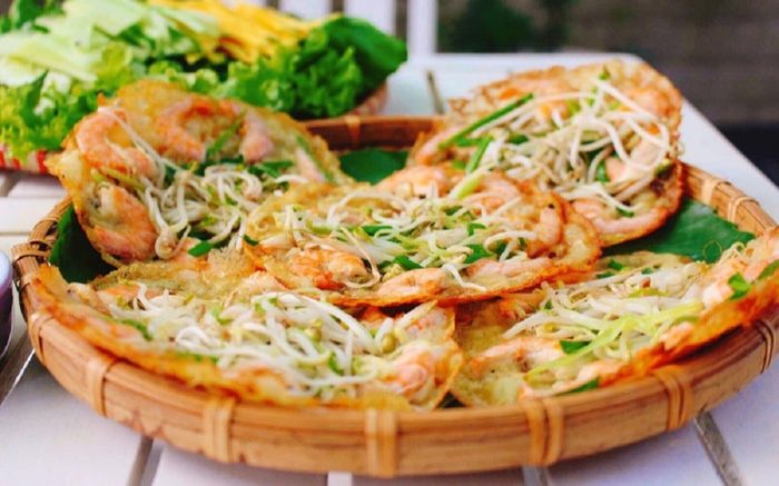 Bánh xèo tôm nhảy và những món ngon nhất định phải thử khi đến Quy Nhơn