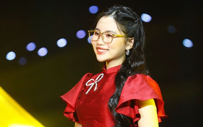 Hậu bị hack kênh Youtube, Phương Mỹ Chi 'vỡ òa' đón nhận tin vui