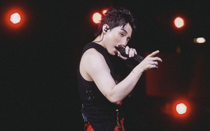 Sơn Tùng hát live Making My Way, dân mạng lại đồng loạt: 'Ai cover cho nổi'