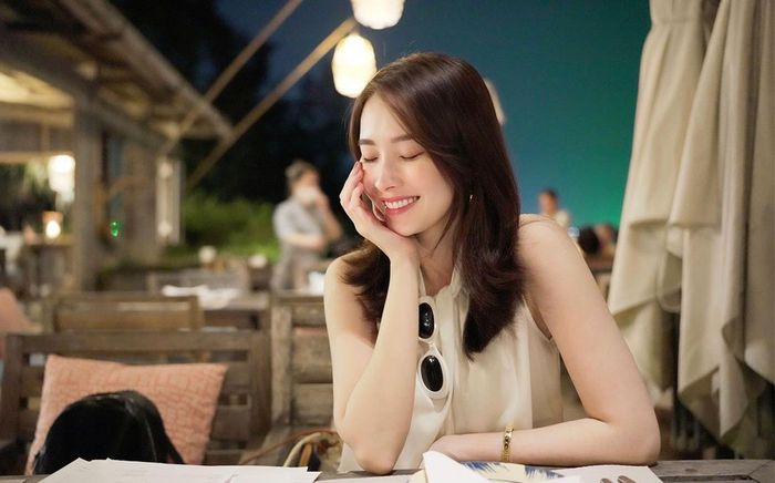 Khoe nhan sắc mẹ hai con, Hoa hậu Đặng Thu Thảo được khen 'như gái 18'