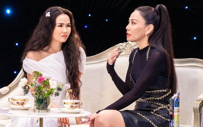 Thu Minh gặp sự cố khi hát cùng Võ Hạ Trâm: Phải nhờ 'đàn em' ứng cứu!