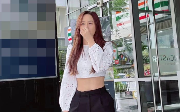 Mai Phương Thúy bị chụp lén, lộ chi tiết bất ngờ về vòng eo sau loạt tin đồn bầu bí