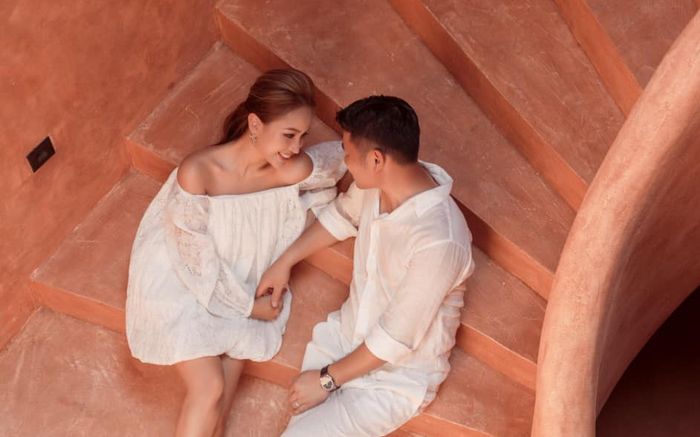 Vân Hugo khoe khoảnh khắc 'ngọt hơn mật' bên ông xã doanh nhân