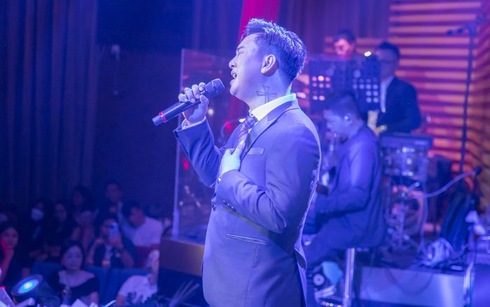 Hoài Lâm trổ tài hát vọng cổ trong đêm nhạc: Còn gì làm khó được nữa không?