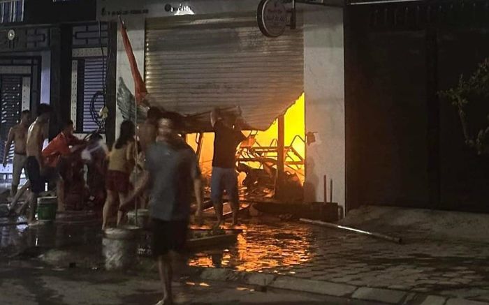 Xe điện bốc cháy khi đang sạc, 2 bà cháu gặp nạn không qua khỏi trong đêm