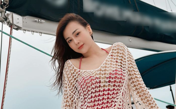 Phương Oanh diện bikini che kín eo giữa tin đồn mang thai với Shark Bình