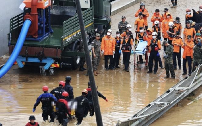 Mưa lũ tàn phá Hàn Quốc khiến 39 người chết, nhiều thi thể mắc kẹt trong hầm