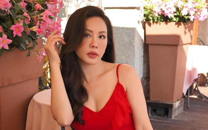 Nhan sắc U50 trẻ trung đến khó tin của hoa hậu vừa ly hôn chồng thứ tư