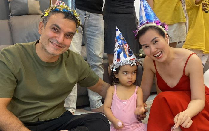 Võ Hạ Trâm 'dở khóc dở cười' trước cử chỉ của ái nữ lai Ấn