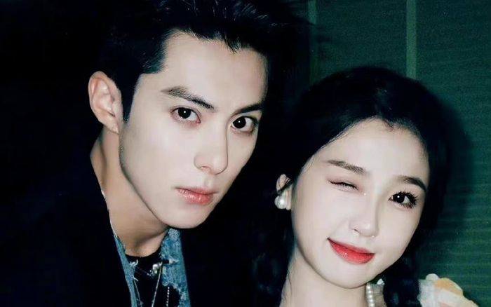 Vương Hạc Đệ khoe ảnh đi hẹn hò với Ngu Thư Hân, còn đeo cả nhẫn đôi