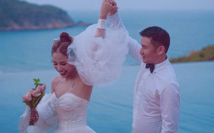 Vân Hugo nhắn gửi lời ngọt ngào tới ông xã doanh nhân dịp sinh nhật