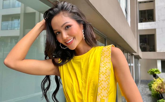 Sau 'tin vui', H'Hen Niê tiết lộ tình trạng hiện tại và gu bạn trai vỏn vẹn 4 từ