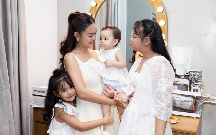 Phạm Quỳnh Anh lên tiếng bảo vệ con gái trước mũi dùi dư luận