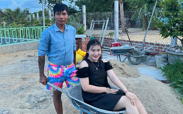 Vợ Lộc Fuho lần đầu xuất hiện sau biến cố mất con