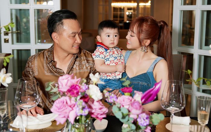 Vợ diễn viên Chi Bảo trẻ trung như thiếu nữ ở tuổi U40