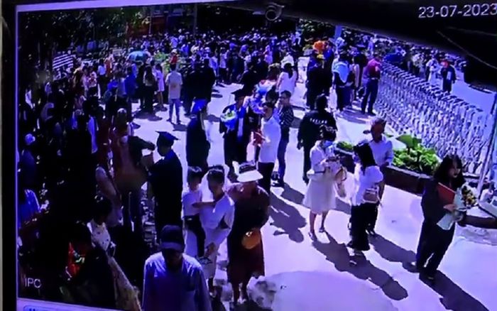 Xác minh vụ sinh viên và người thân bị móc túi khi đến trường dự lễ tốt nghiệp