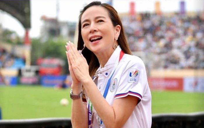 Nữ tỷ phú Thái Lan tiếp tục ghi điểm khi ngợi ca tuyển nữ Philippines
