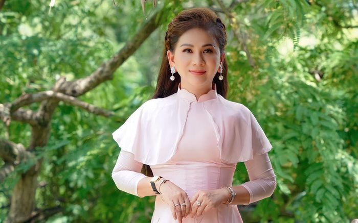 Hoa hậu Yến Phượng ra mắt MV 'Chiều Hôm Nhớ Mẹ'