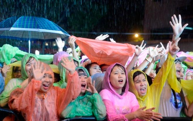 Cuối tuần miền Bắc đón mưa lớn, kết thúc chuỗi ngày nắng nóng