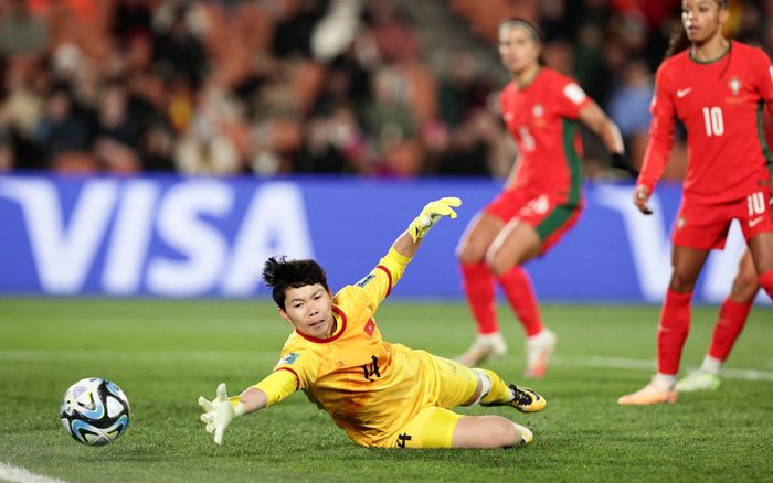 Tuyển nữ Việt Nam: Đừng đá cho bằng Philippines, hãy là chính mình!