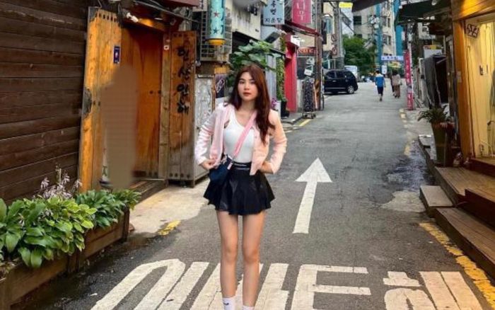 Gái út nhà Quyền Linh ngày càng trổ sắc không kém gì chị gái Lọ Lem