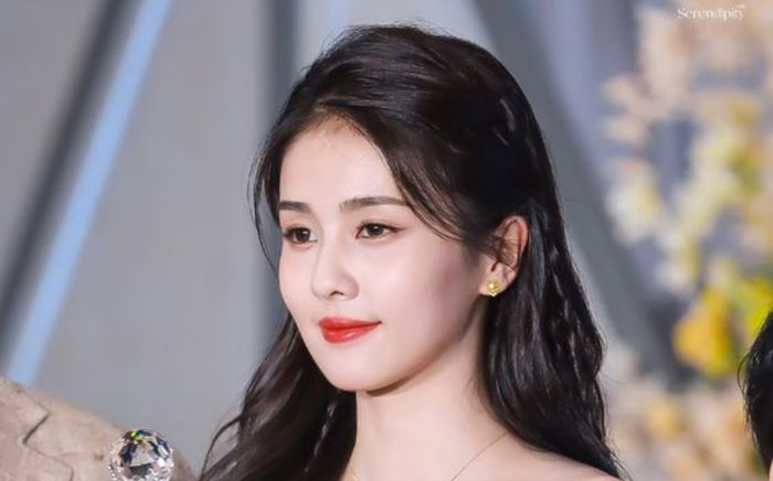 Bạch Lộc quyết yêu lại người cũ nhưng bị đàn em ngăn cản