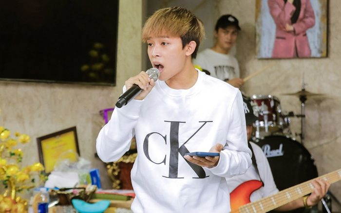 Ca khúc khiến Hồ Văn Cường phải tập luyện ngày đêm để hát tặng khán giả Hà Nội