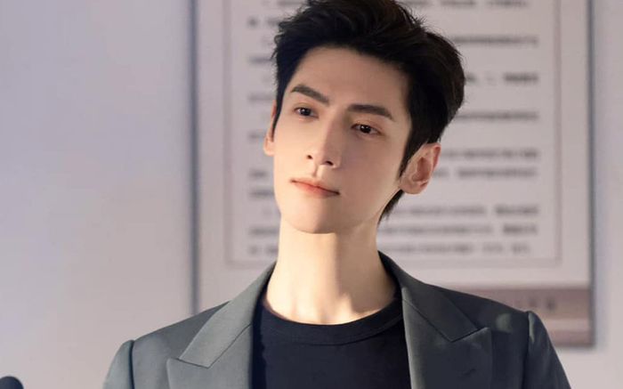 Rời xa Bạch Lộc, La Vân Hi cực điển trai khi hẹn hò tình mới kém 8 tuổi