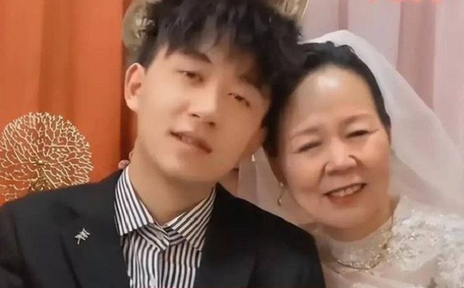 Vợ 41 cưới chồng trẻ 23 tuổi gây tranh cãi: Chẳng khác nào bà cháu!
