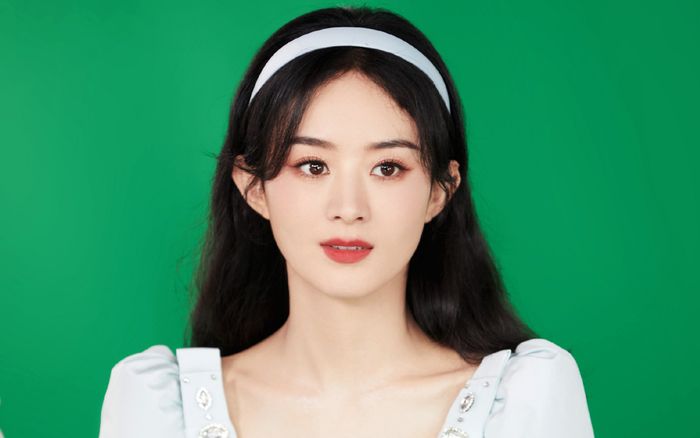 Triệu Lệ Dĩnh gây bão với hành động đẹp dành cho đồng nghiệp